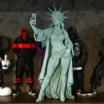 ✨Statue of Liberty Selfie Figurine – 250th Anniversary Commemorative Edition